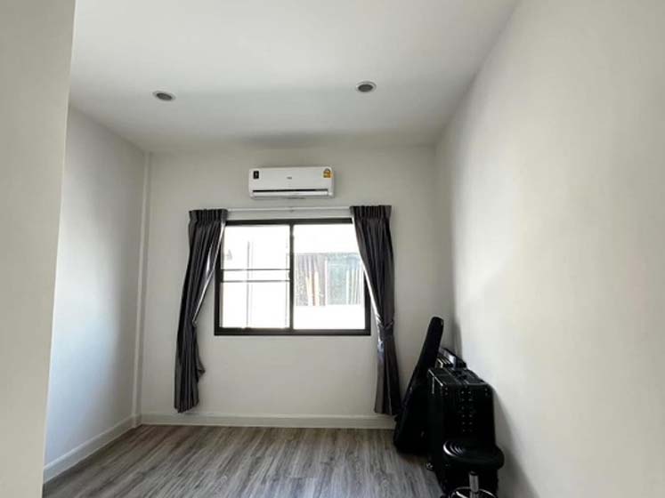 Townhouse in Rama 9 